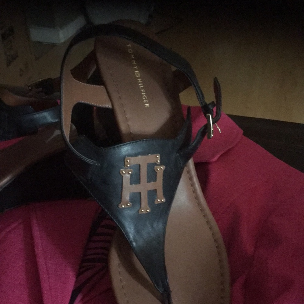 Beautiful pair of T-Strap Tommy Hilfiger wedges 👡